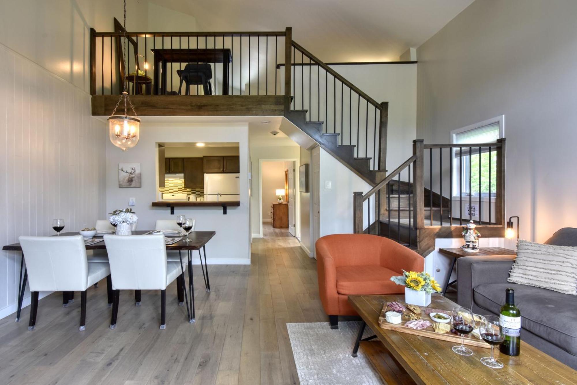 Stunning Condo - View On Lake Tremblant & Mountain 몽트랑블랑 외부 사진