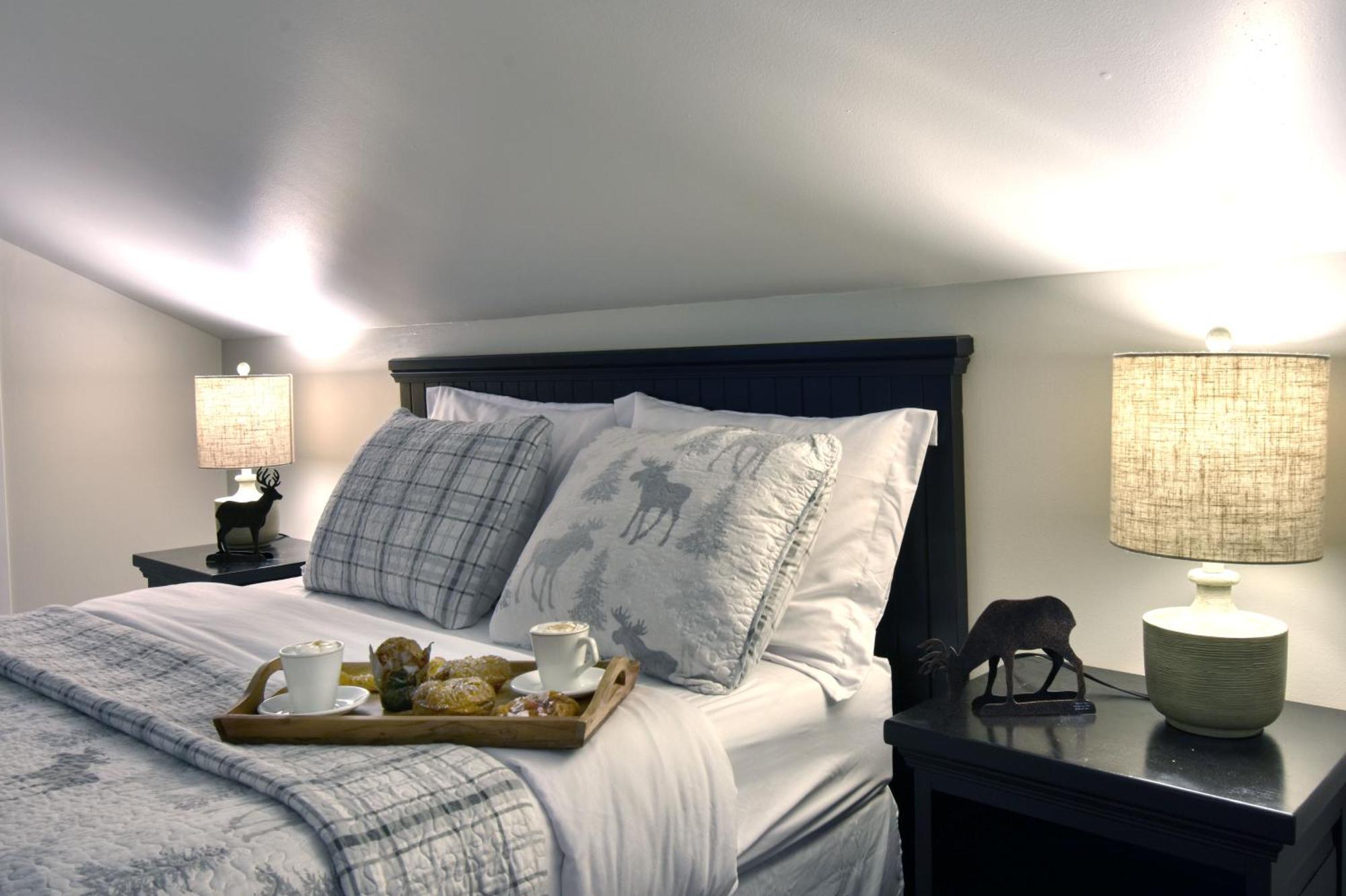 Stunning Condo - View On Lake Tremblant & Mountain 몽트랑블랑 외부 사진