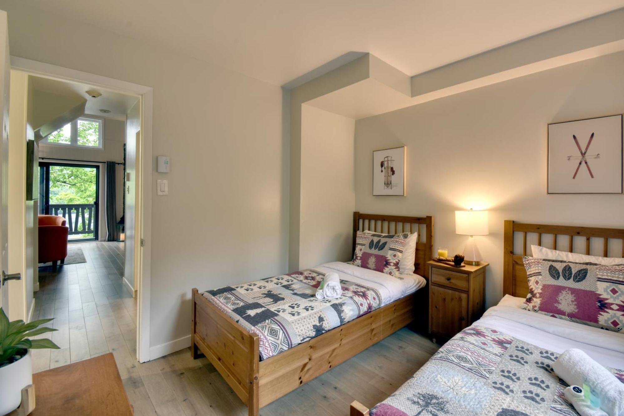 Stunning Condo - View On Lake Tremblant & Mountain 몽트랑블랑 외부 사진