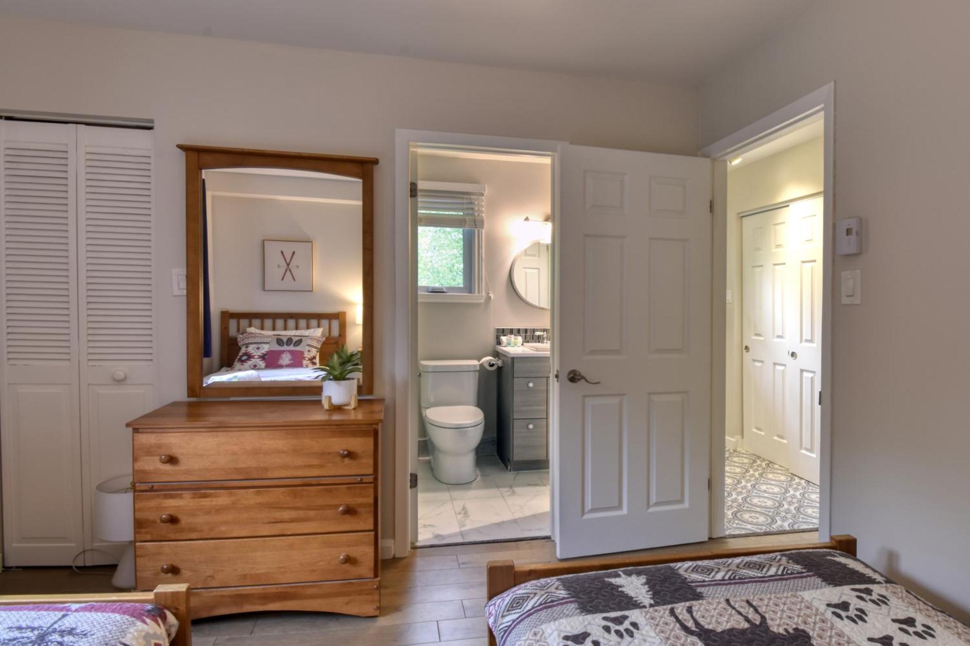 Stunning Condo - View On Lake Tremblant & Mountain 몽트랑블랑 외부 사진