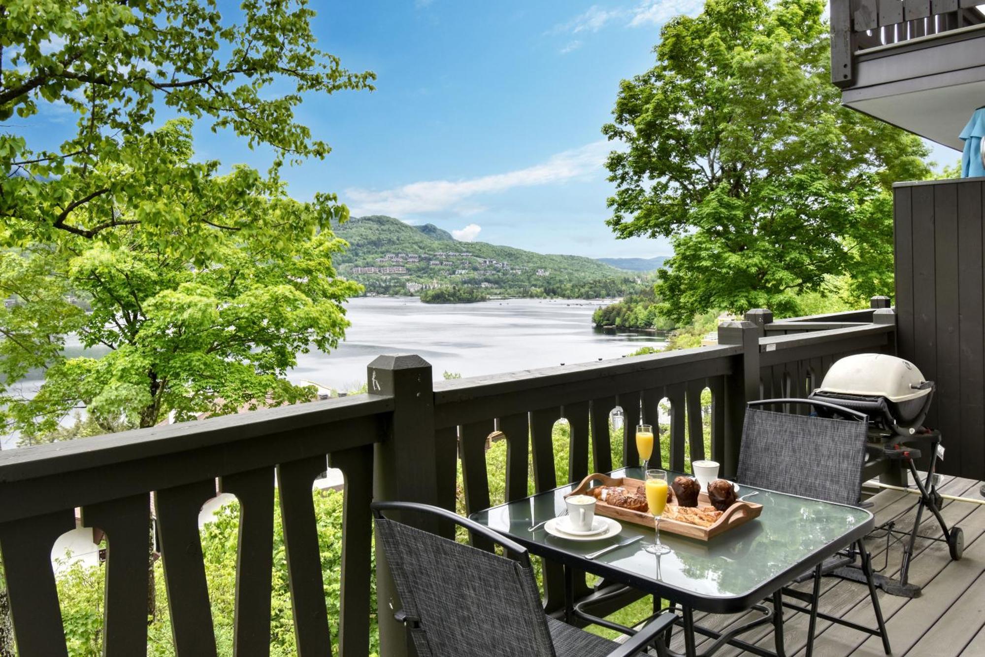 Stunning Condo - View On Lake Tremblant & Mountain 몽트랑블랑 외부 사진