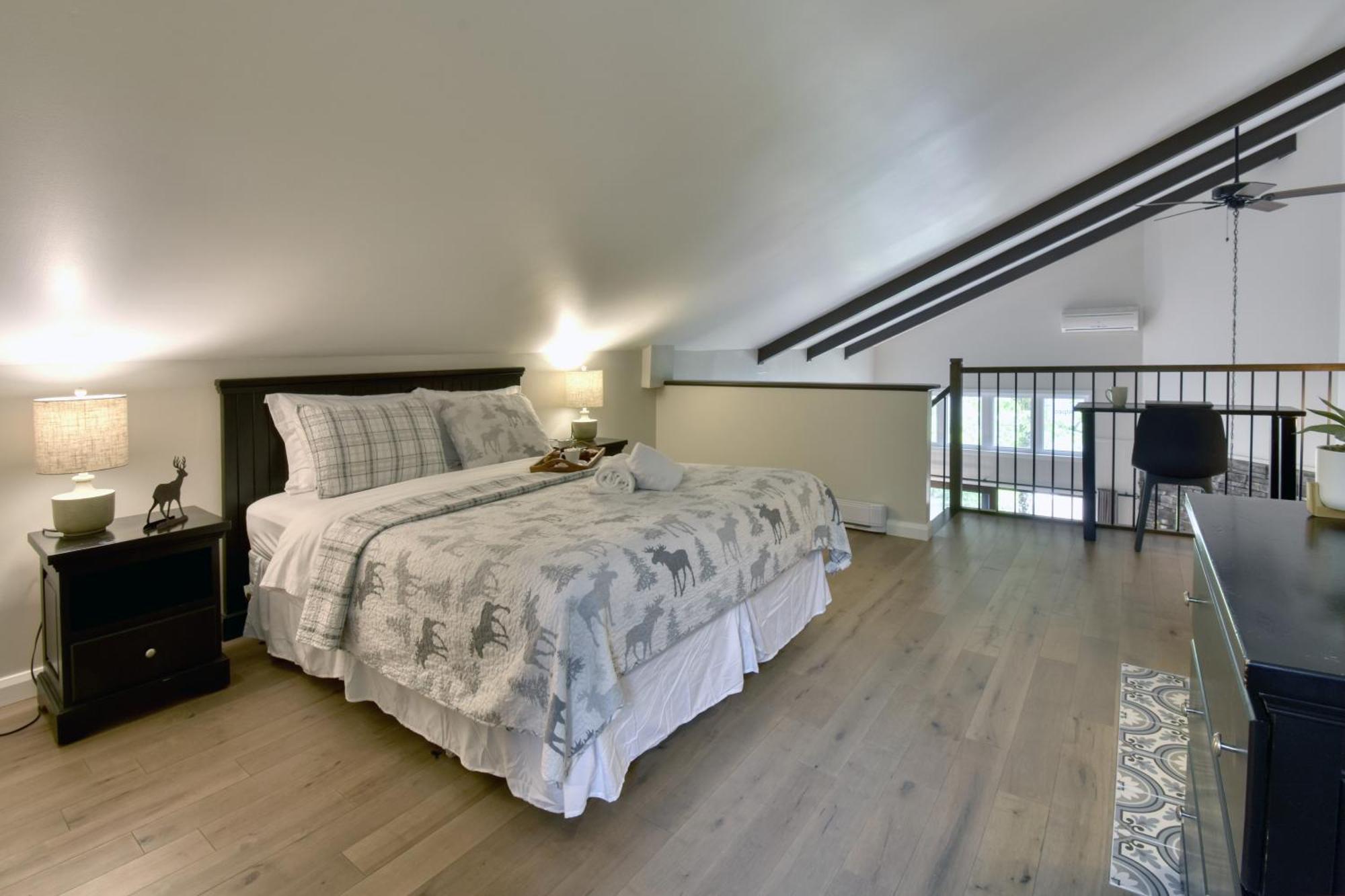 Stunning Condo - View On Lake Tremblant & Mountain 몽트랑블랑 외부 사진